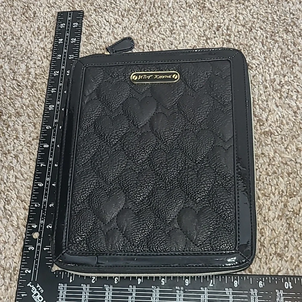 Betsey Johnson Black Heart-Quilted Case